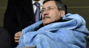 İ. Melih Gökçek Çin Virüsü'ne Yakalandı