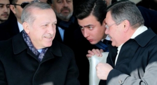 İ. Melih, Petroldeki Düşüşü AKP'li Cumhurbaşkanı Erdoğan'a Bağladı