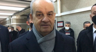 İlker Başbuğ, 6 AKP'liye Hakaret Ettiği İddiasıyla Hakim Karşısına Çıktı