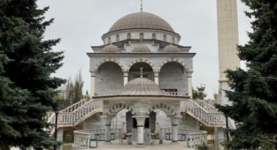 İşgalci Ruslar Türk Vatandaşlarının da Sığındığı Camiyi Bombaladı
