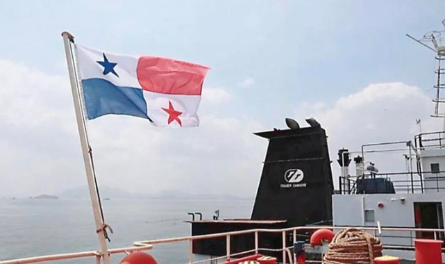 İşgalci Rusya, Karadeniz'de Panama Bandıralı 3 Gemiyi Vurdu