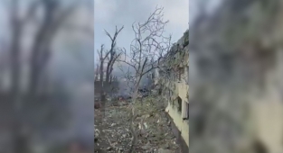 İşgalci Rusya Mariupol'de Doğum Hastanesine Saldırdı