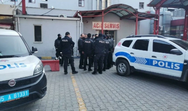 İzmir'de Doktora Saldırı: Yumruk Atıp Bıçak Çekti