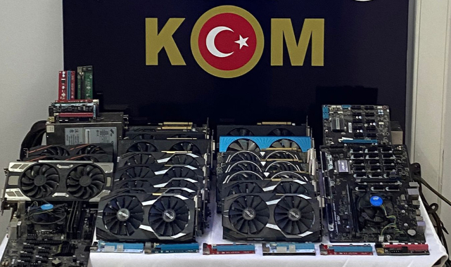 Konya'da Kripto Para Madenciliği Yapılan Adrese 'Kaçakçılıkla Mücadele' Operasyonu