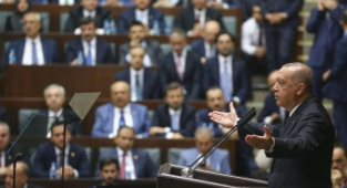 Murat Yetkin: AKP'lilerin Ayakları Suya Erdi
