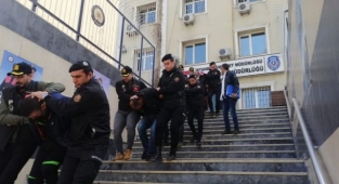 Otomobil Çaldığı İddia Edilen Adamı 8 Kişi Döverek Öldürdü