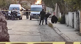 Polisten Kaçan Şahıslar Yol Kenarına El Bombası Attı: 5 Gözaltı