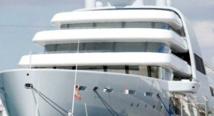 Rus Oligark Abramoviç'in Yatı Bodrum'a Demirledi: Ukraynalılardan Protesto