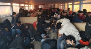 Sahil Güvenlik Komutanlığı Yunanistan'a Gitmek İsteyen 251 Yasa Dışı Göçmene Engel Oldu