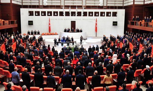 Seçim Barajı Yüzde 7'ye Düştü