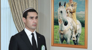 Türkmenistan Diktatörü Berdimuhammedov, Koltuğunu 'Erken Seçimle' Oğluna Bıraktı