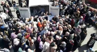 Ümraniye'de Ucuz Halı İzdihamı