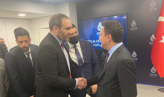 Zafer Partisi'nden İstifa Eden Burak Mengü, DEVA Genel Merkezi'nde Ali Babacan'la Görüştü