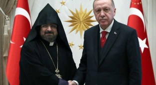 23 Nisan'da Anıtkabir'e Gitmeyen Erdoğan 24 Nisan'da Hümanizm Havarisi Kesildi: Ermenileri Andı