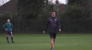 Acun Ilıcalı Hull City Futbolcularıyla Maç Yaptı