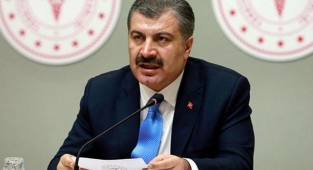 AKP'li Bakan Koca'nın 'Maske İle İlgili Önemli Kararlar Yolda' Dediği Bilim Kurulu Toplantısı Ertelendi