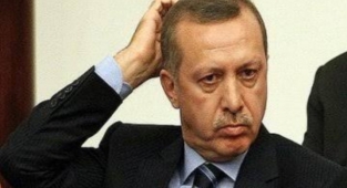 AKP'li Cumhurbaşkanı Tayyip Erdoğan Var Olmayan Üniversiteye Rektör Atadı