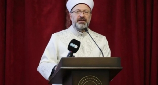 Ali Erbaş'tan: Biz İddialıyız, Yeryüzünün Dengesi İslam'a Bağlı