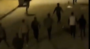 Bıçak Zoruyla Ev Soymaya Çalışan Suriyeliyi Mahalleli Durdurdu
