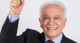 Çin ve Rus Muhiplerinin Şahı Doğu Perinçek, Ümit Özdağ'ı Tehdit Etti: 'Ateşle Oynuyor'
