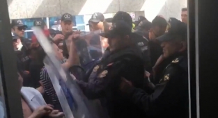 Danıştay Tarihinin En Kalabalık Duruşması | İstanbul Sözleşmesi Davası Başladı: Polisten Sert Müdahale
