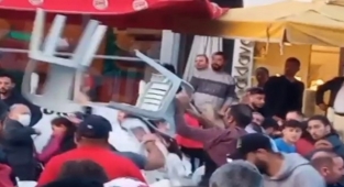 DEVA Partisi İftarında Kavga: Sandalyeler Havada Uçuştu