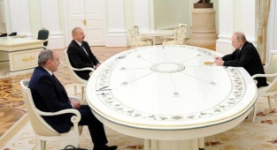 Eli Kanlı Rus Diktatörü Putin, Paşinyan ve Aliyev'le Karabağ'ı Görüştü