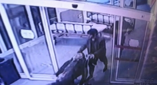 Esenler'de 2 Afganistanlı Kaçak, Ev Arkadaşlarını Öldürüp Hastaneye Bırakıp Kaçtı