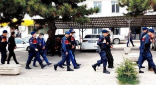 Eskişehir'de Kaçak Kazı Yapan 5 Defineci 14 Metrelik Çukurda Yakalandı