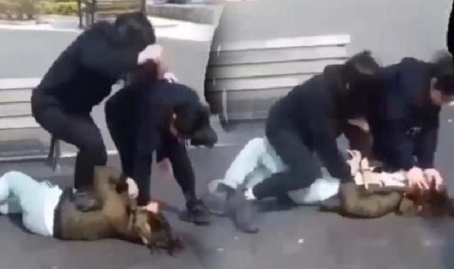 Genç Kızı Parkta Tekme Tokat Dövüp Kameraya Kaydettiler