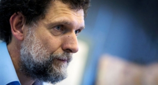 Gezi Davası: Osman Kavala'ya Ağırlaştırılmış Müebbet 