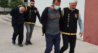 Girdikleri Evde Dedektörle Arama Yapıp Altınları Çaldılar