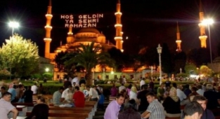 İBB'nin Sultanahmet Meydanı'nda Düzenleyeceği Ramazan Etkinliklerine Valilik ve Bakanlıktan Yasak