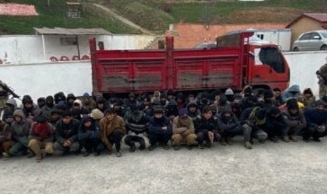 İki Araçtan 110 Kaçak Afgan Çıktı