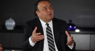 İYİ Partili Adnan Beker, 'Ankara Büyükşehir Belediyesi'nin Zengin Ettiği İsimleri' Açıkladı