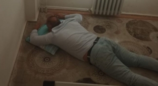 Lisede Mesai Saatinde Uyuyan Müdürün Fotoğrafını Çekenler Hakkında Soruşturma