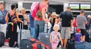 Rus Turist Getiren Firmalara 300 Milyon Dolar Kredi Desteği