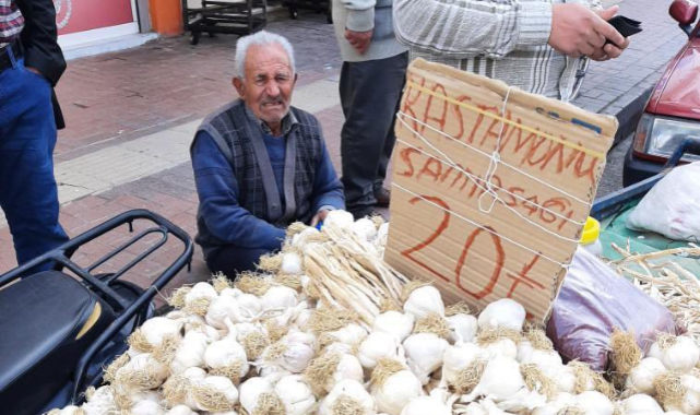 Sarımsak Tarttığı Terazisine El Konulan Seyyar Satıcı Ağladı