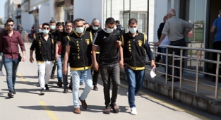 Seyhan Belediye Başkanı'na Yumurtalı Saldırıyla İlgili 4 Kişi Gözaltına Alındı