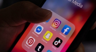 Sosyal Medya Bağımlılığı Nedeniyle İntihar Eden Çocuğun Ailesi Instagram, Facebook ve Snapchat'e Dava Açtı