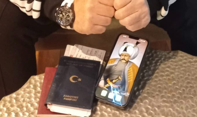 Sözde Şehzadeye Üst Düzey Devlet Görevlilerine Verilen Siyah Pasaport Verilmiş