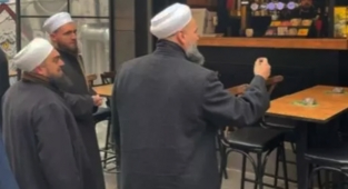 Tebliğciler '23 Nisan, 29 Ekim Kutlayanlar Kâfirdir' Bildirisi Dağıttı