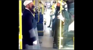 Tebliğciler Vatandaşları Metrobüste de Rahat Bırakmıyor