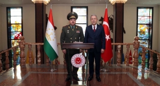 Türkiye Tacikistan'a Bayraktar Satıyor: Kırgızistan'ın Uyarısına Ankara 'It's Business' Cevabını Verdi