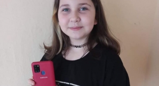 Ukrayna Askerleri 10 Yaşındaki Kızın Telefonunu Rus Askerlerinden Geri Aldı