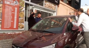 Uyuşturucu Bağımlısı Şahıs Bıçakla Dehşet Saçtı