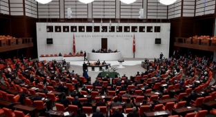 Vergi ve Ekonomi Paketi Yasa Teklifi Kabul Edildi: Muhtar Maaşları Asgari Ücretin Altında Olmayacak