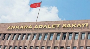 Zabıt Katibi Asansörde Maske Takmadığı İçin Açığa Alındı