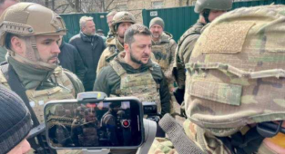 Zelenskiy Rusların Katliam Yaptığı Bucha'da: Yüz İfadesi Dikkat Çekti