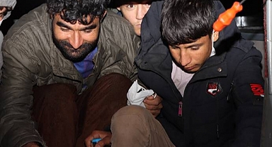 47 Kaçak Göçmen, Otobüsün Gizli Bölmesinde Yakalandı